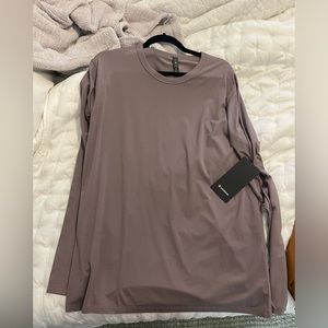 Lululemon Fundamental LS